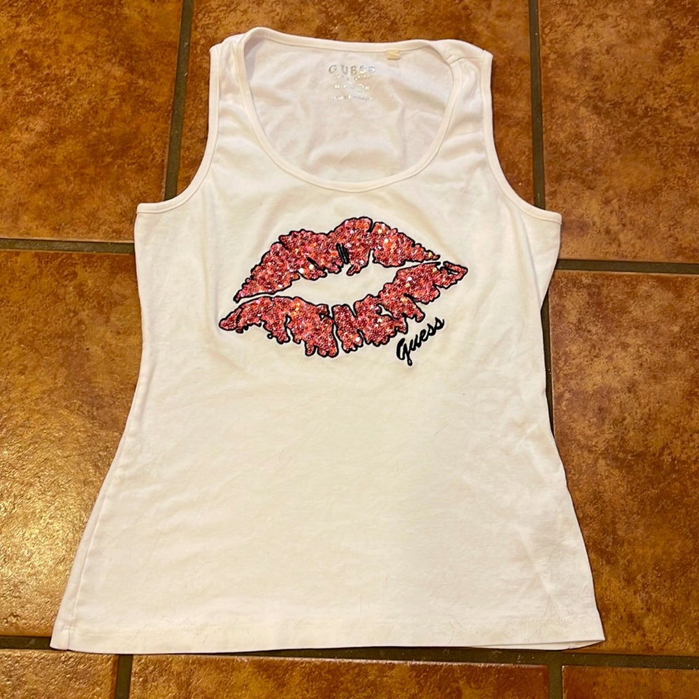 Guess size L white tank with pink sequin lips. Super cute fitted tank look!